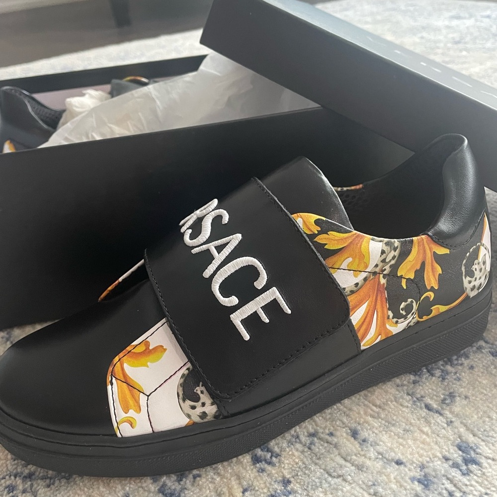 Versace Acanthus Print Sneakers